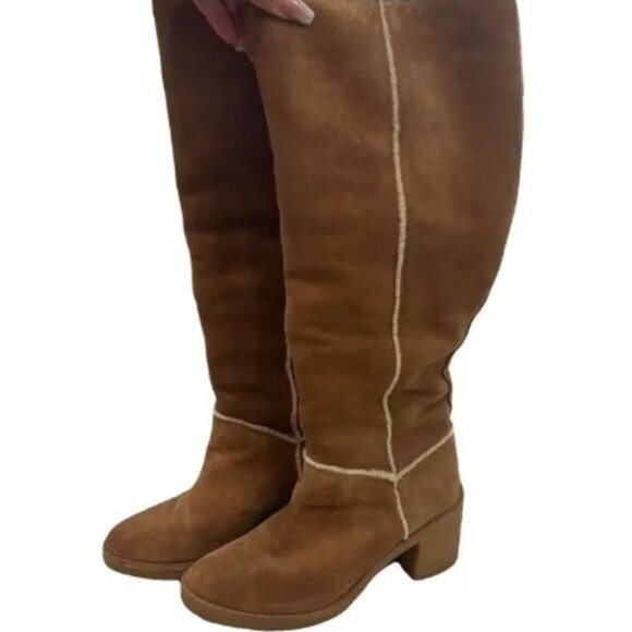 Ugg Knee High Shearling Boots - Low heel - Picture 1 of 4